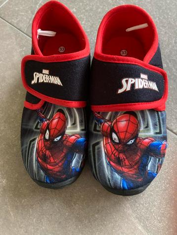 Nieuwe Spider-Man Pantoffels Maat 33 beschikbaar voor biedingen