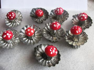 9 Vintage Kerstboom Kaarsenknijpers met Paddenstoel - 4 cm beschikbaar voor biedingen