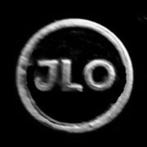 JLO speld rond-zwart, Verzamelen, Speldjes, Pins en Buttons, Verzenden, Zo goed als nieuw, Transport, Speldje of Pin