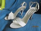 Heel mooie open pumps met hoge hak en veel bandjes, Kleding | Dames, Schoenen, Ophalen of Verzenden, Nieuw, Wit