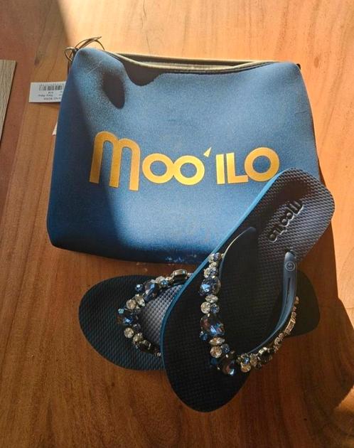MooiLo slippers, Kleding | Dames, Schoenen, Zo goed als nieuw, Beige, Ophalen of Verzenden