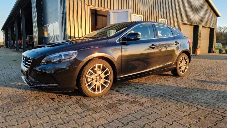 Volvo V40 2.0 D4 190PK Momentum Business 2014 Zwart, Auto's, Volvo, Particulier, V40, ABS, Airbags, Airconditioning, Bluetooth