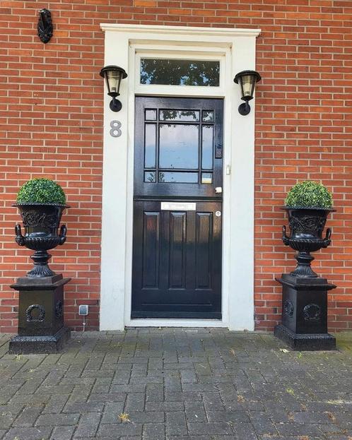 Gietijzeren tuinvazen tuinvaas bloempot bloembak op sokkel, Tuin en Terras, Tuinvazen, Nieuw, Ophalen