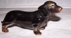 Prachtig keramisch beeldje Teckel. Nieuwstaat., Ophalen of Verzenden, Zo goed als nieuw, Dier