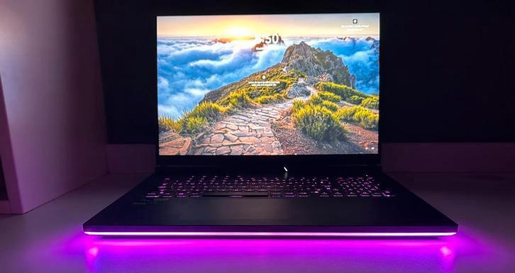 Asus Rog Strix G18 RTX 4070/3 TB SSD/ i9/32 GB, Computers en Software, Windows Laptops, Zo goed als nieuw, 17 inch of meer, SSD