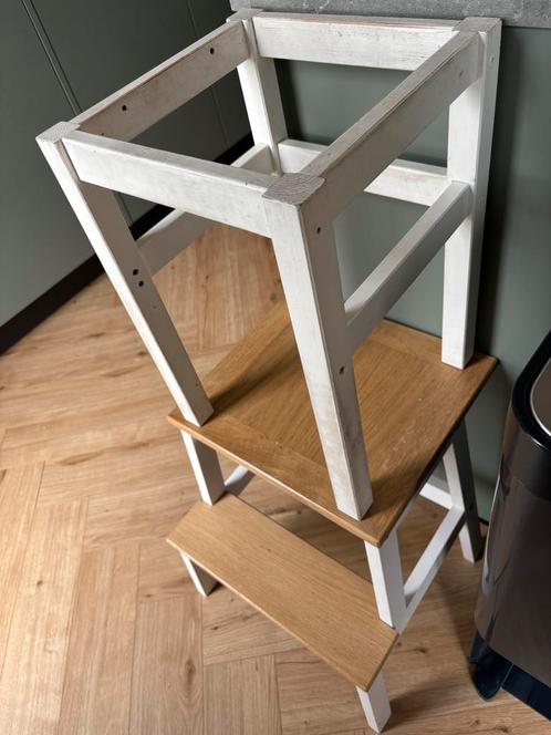 Learning tower wit met eiken, Kinderen en Baby's, Kinderkamer | Tafels en Stoelen, Stoel(en), Ophalen