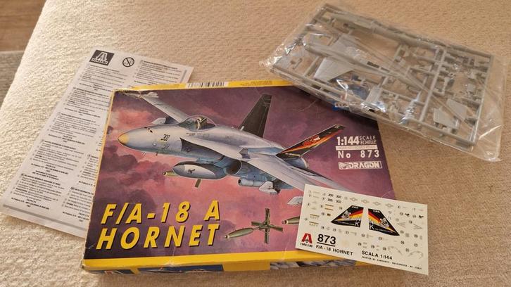 Italeri F/A-18A Hornet 1:144 Bouwpakket, Hobby en Vrije tijd, Modelbouw | Auto's en Voertuigen, Ophalen of Verzenden