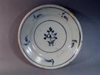Bord antiek, met bloemmotief, bodemvondst, 1750. 648, Ophalen of Verzenden