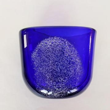 Vaas Artglass beschikbaar voor biedingen