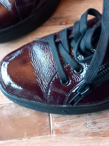 Mooie donkerrode Solidus damesveterschoenen beschikbaar voor biedingen