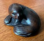 Ironwood Netsuke van een zeeleeuw late Meiji periode, Ophalen of Verzenden