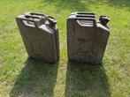 2 oude militaire jerrycans van de Koninklijke Landmacht, Ophalen of Verzenden, Landmacht, Nederland, Overige typen