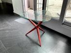 Bijzet Tafel Glazen blad met houten onderstel. Prima staat, 55 tot 75 cm, Overige vormen, Ophalen, 45 tot 60 cm