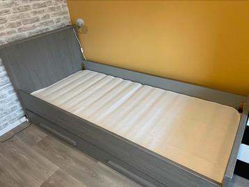 Tienerbed met logeerlade beschikbaar voor biedingen