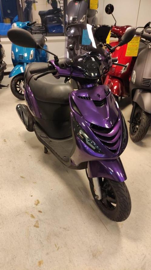 Scooter, Fietsen en Brommers, Snorfietsen en Snorscooters, Nieuw, Piaggio, Benzine, Ophalen