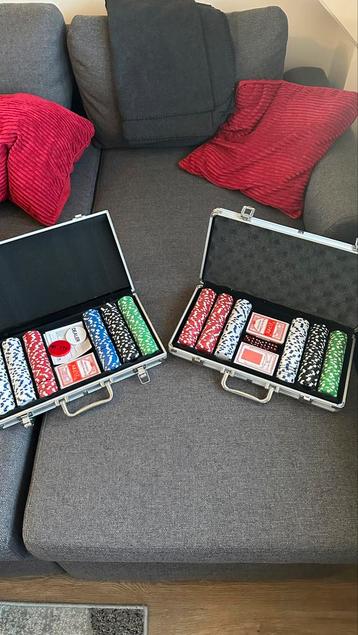 2x Pokerset. 600 Fiches, Luxe Koffer, Incl Alle Accessoires beschikbaar voor biedingen