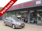 Ford FOCUS Wagon 1.0 EcoBoost Titanium zeer mooi met trekhaa, Euro 5, Stof, Gebruikt, Origineel Nederlands