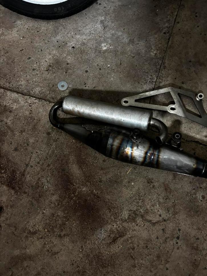 Yasuni Terugloop Uitlaat Minarelli Horizontaal – Nieuwstaat!, Fietsen en Brommers, Brommeronderdelen | Algemeen, Zo goed als nieuw