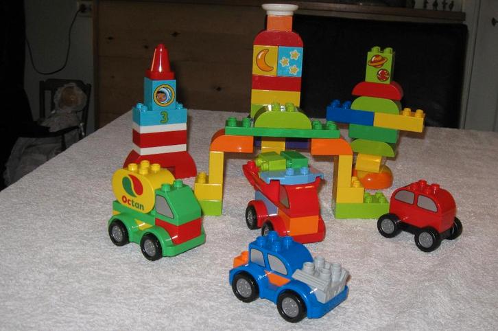 Duplo Lego. Div. auto's 10592 / Raket 10815, Kinderen en Baby's, Speelgoed | Duplo en Lego, Gebruikt, Duplo, Complete set, Ophalen of Verzenden