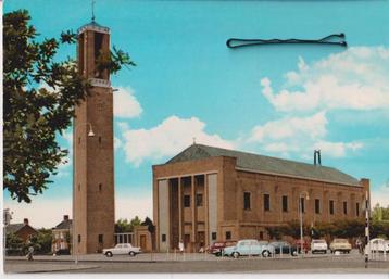 Emmeloord , de RK Kerk met auto's, Peugeot 404 , Skoda beschikbaar voor biedingen