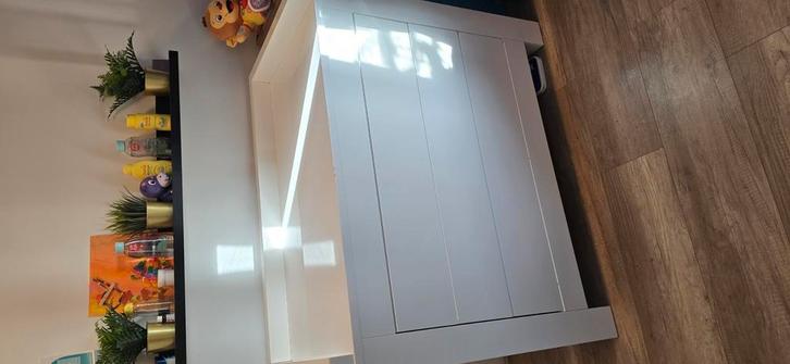 Mooie hooglans commode, zware kwailiteit, Kinderen en Baby's, Kinderkamer | Commodes en Kasten, Zo goed als nieuw, 90 tot 105 cm