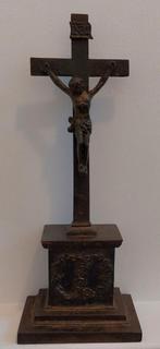 Crucifix Jezus aan het kruis gietijzer antiek, Antiek en Kunst, Antiek | Religie, Ophalen of Verzenden