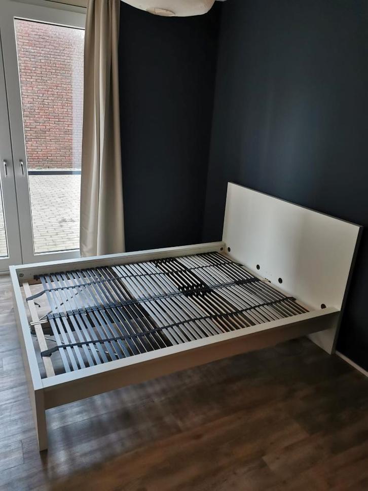 Ikea MALM bed 140x200 wit, Huis en Inrichting, Slaapkamer | Bedden, Zo goed als nieuw, Tweepersoons, 140 cm, 200 cm, Hout, Wit