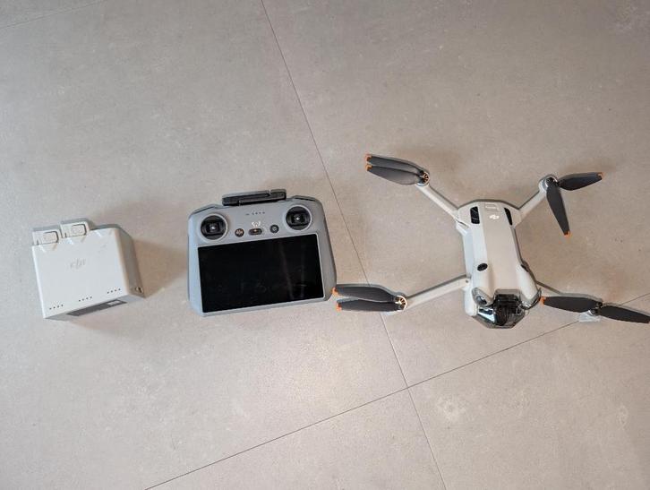Dji Mini 4 Pro Fly More Combo, Audio, Tv en Foto, Drones, Zo goed als nieuw, Cameradrone, Topkwaliteit, DJI, Minder dan 250 gram