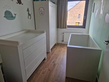 Complete babykamer beschikbaar voor biedingen