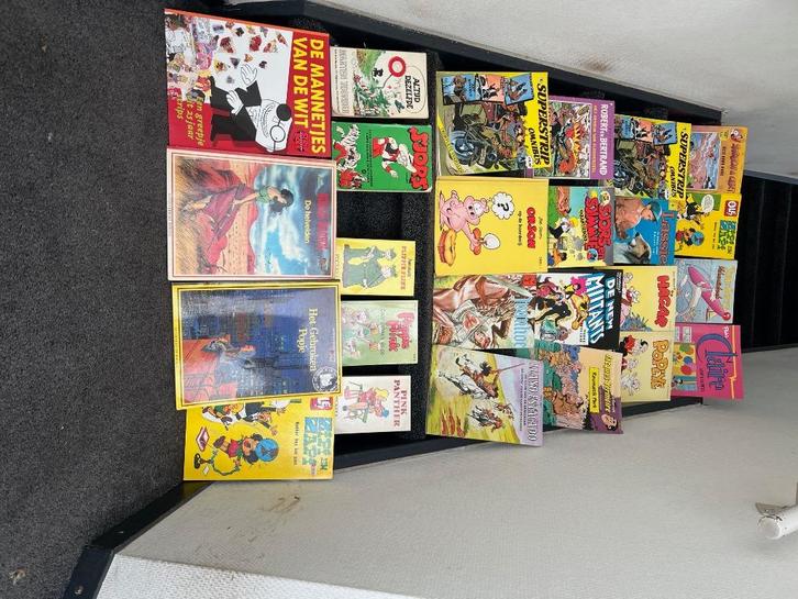 24 stripboeken en of strip pockets, Boeken, Stripboeken, Meerdere stripboeken, Ophalen of Verzenden