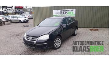 Voorbumper van een Volkswagen Jetta beschikbaar voor biedingen