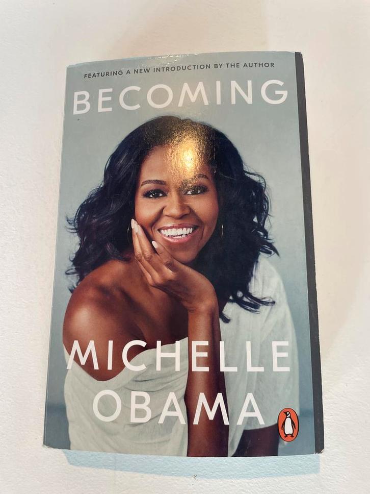 Becoming - Michelle Obama (Paperback, Engelstalig), Boeken, Biografieën, Gelezen, Overige, Ophalen of Verzenden