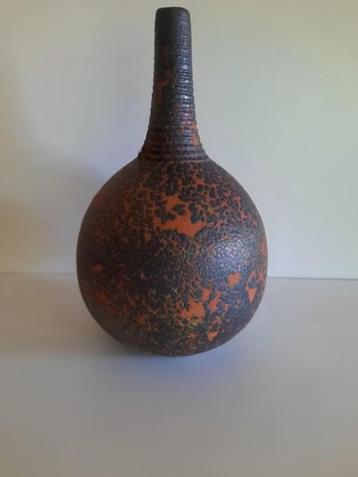 vaas - bolvaas met kraterglazuur . Joop Cock . uniek object beschikbaar voor biedingen
