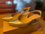 Goudkleurige, gouden slingbacks van Unisa maat 39, Ophalen, Overige kleuren, Sandalen of Muiltjes, Zo goed als nieuw