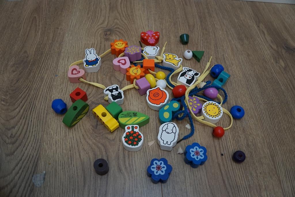 Houten kralen, oa. van Nijntje, Ophalen, Gebruikt, Overige typen