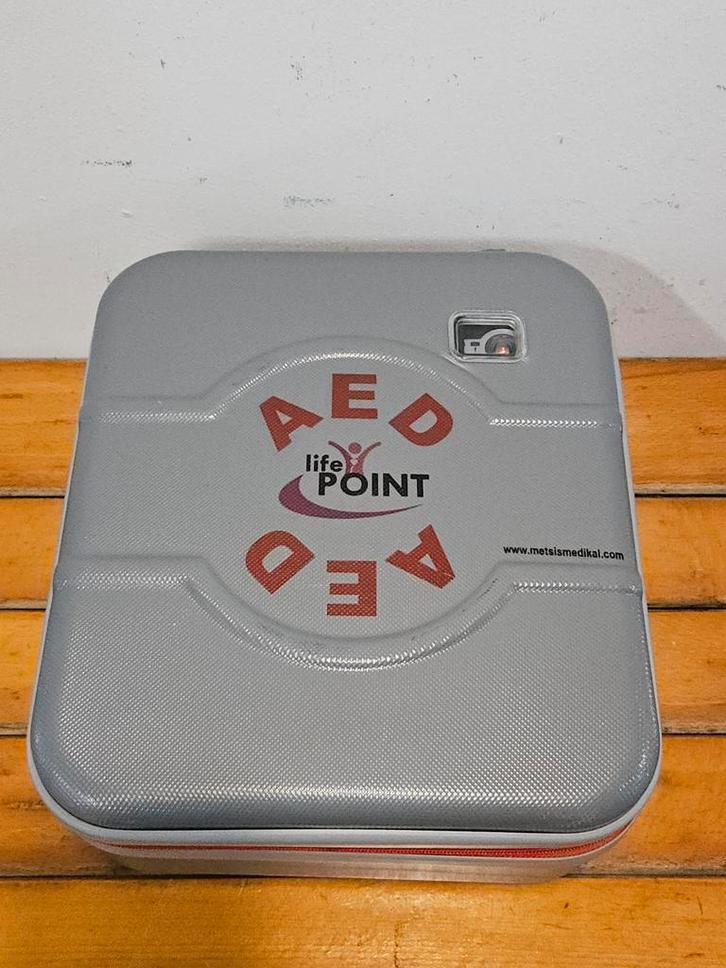 Life-Point Pro AED - Halfautomatische Defibrillator., Diversen, Verpleegmiddelen, Ophalen of Verzenden