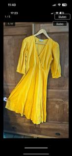Minimum oker gele jurk maat 38 zgan, Kleding | Dames, Maat 38/40 (M), Ophalen of Verzenden, Zo goed als nieuw, Geel