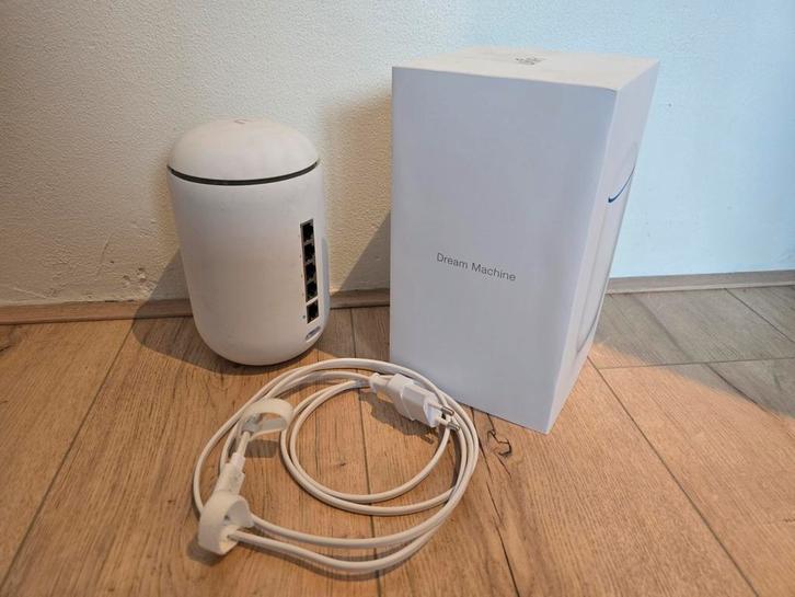 Unifi Dream Machine (UDM), Computers en Software, Routers en Modems, Gebruikt, Router, Ophalen of Verzenden