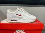 Nike air max 1 jewel red ruby maat 38, Ophalen of Verzenden, Zo goed als nieuw, Overige kleuren, Sneakers of Gympen