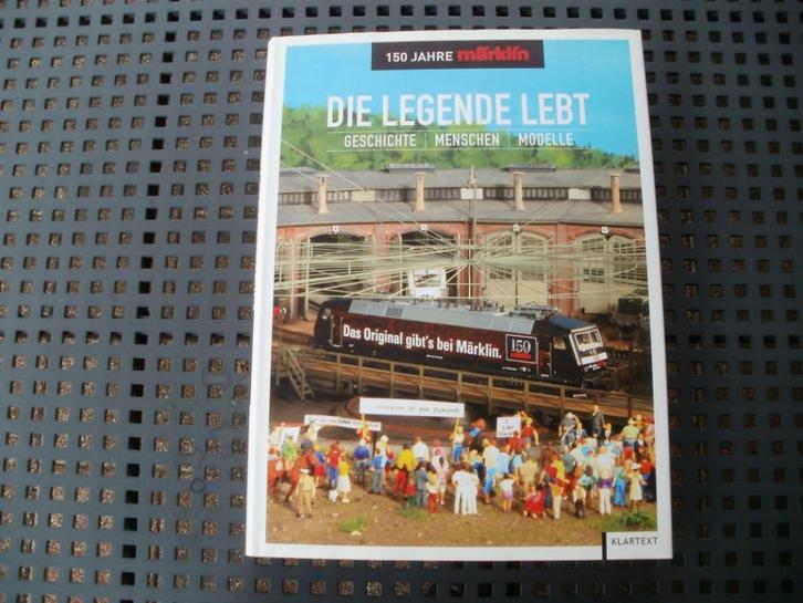 Marklin Ho jaarboek 150 jaar Marklin met 244 blz.Nieuwstaat., Hobby en Vrije tijd, Modeltreinen | H0, Zo goed als nieuw, Brug, Tunnel of Gebouw