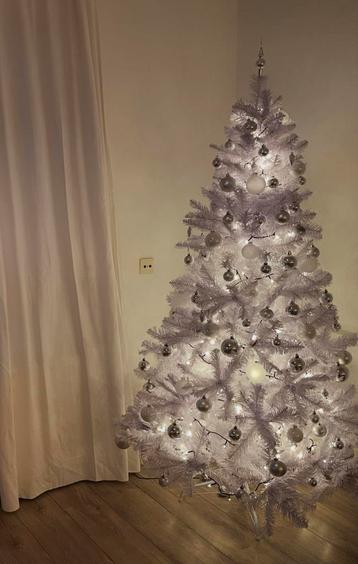 Witte kerstboom 180 cm + gratis tas versieringen en lampjes beschikbaar voor biedingen