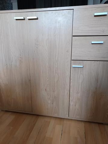 Eiken hout Dresswar kast  beschikbaar voor biedingen