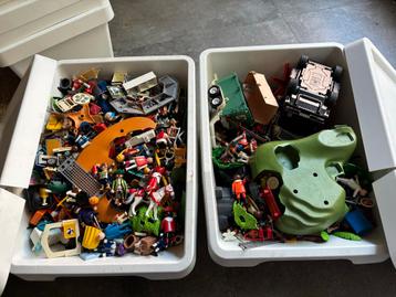 Grote Playmobil verzameling - 2 bakken vol! beschikbaar voor biedingen