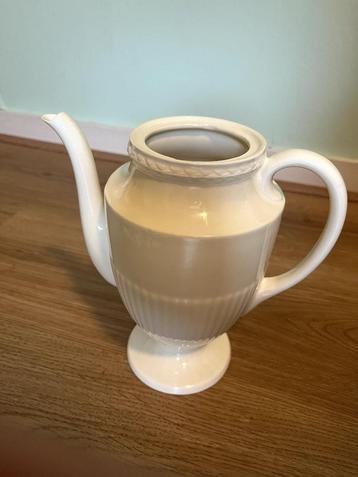 Wedgwood Edme koffiepot zonder deksel beschikbaar voor biedingen
