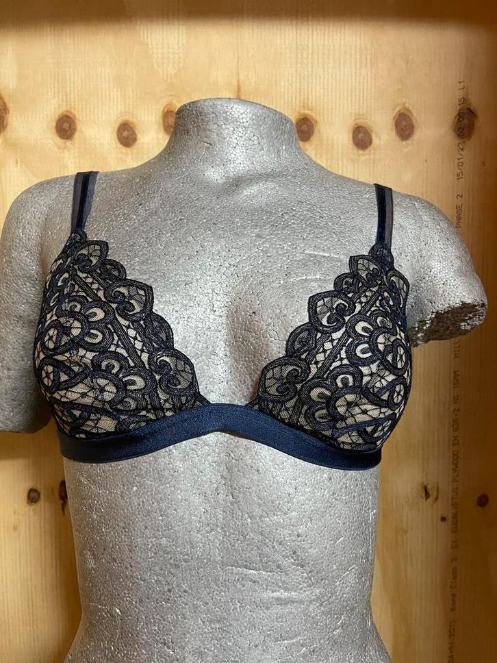 Maison lejaby bralette zonder beugel maat s, Kleding | Dames, Ondergoed en Lingerie, BH, Blauw, Ophalen of Verzenden