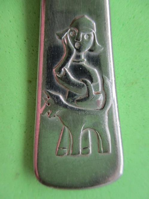 (KB4461) Kinderbestek Meisje met hond vork, Kinderen en Baby's, Overige Kinderen en Baby's, Gebruikt, Ophalen of Verzenden