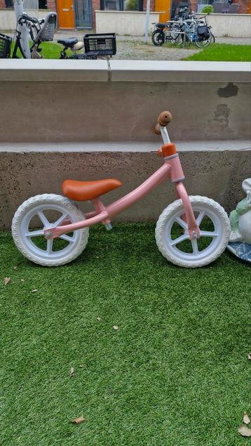 Roze Loopfiets - Zo goed als nieuw! beschikbaar voor biedingen