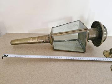 Antieke koetslamp,gegraveerd glas,messing,met wat werk,lamp beschikbaar voor biedingen