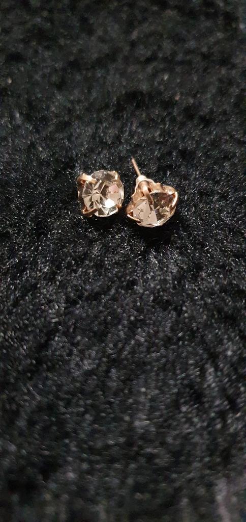 Mooie goud kleurige oorbellen met steentjes, Sieraden, Tassen en Uiterlijk, Oorbellen, Zo goed als nieuw, Overige materialen, Goud