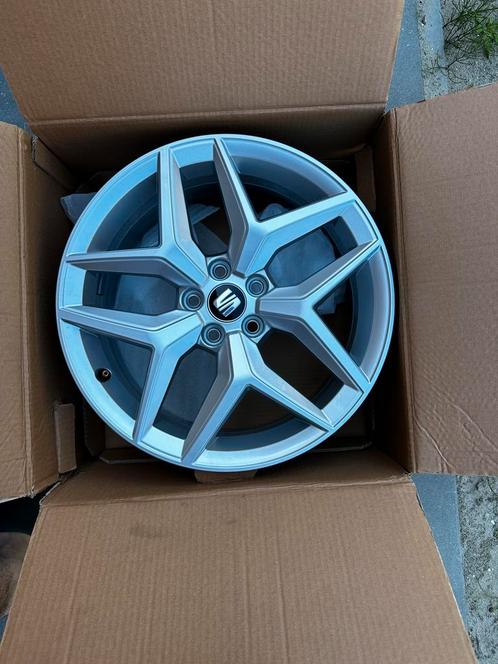 Nieuwe 17 inch originele Seat Ibiza FR velgen nooit gebruikt, Auto-onderdelen, Banden en Velgen, Velg(en), Zomerbanden, 17 inch
